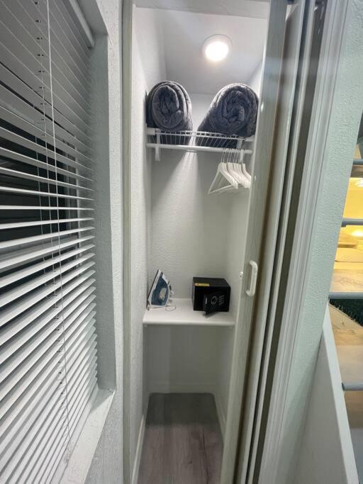 The Tiny In The Springs/ Fl Chalet *