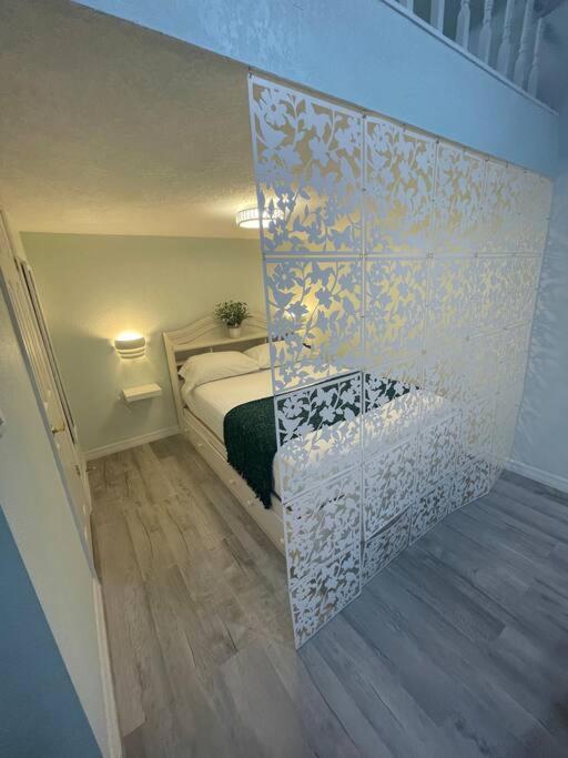 The Tiny In The Springs/ Fl * Altamonte Springs