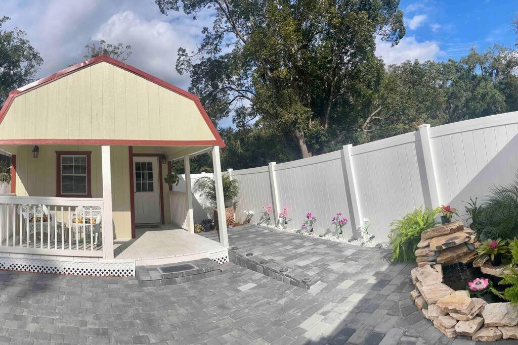 The Tiny In The Springs/ Fl *