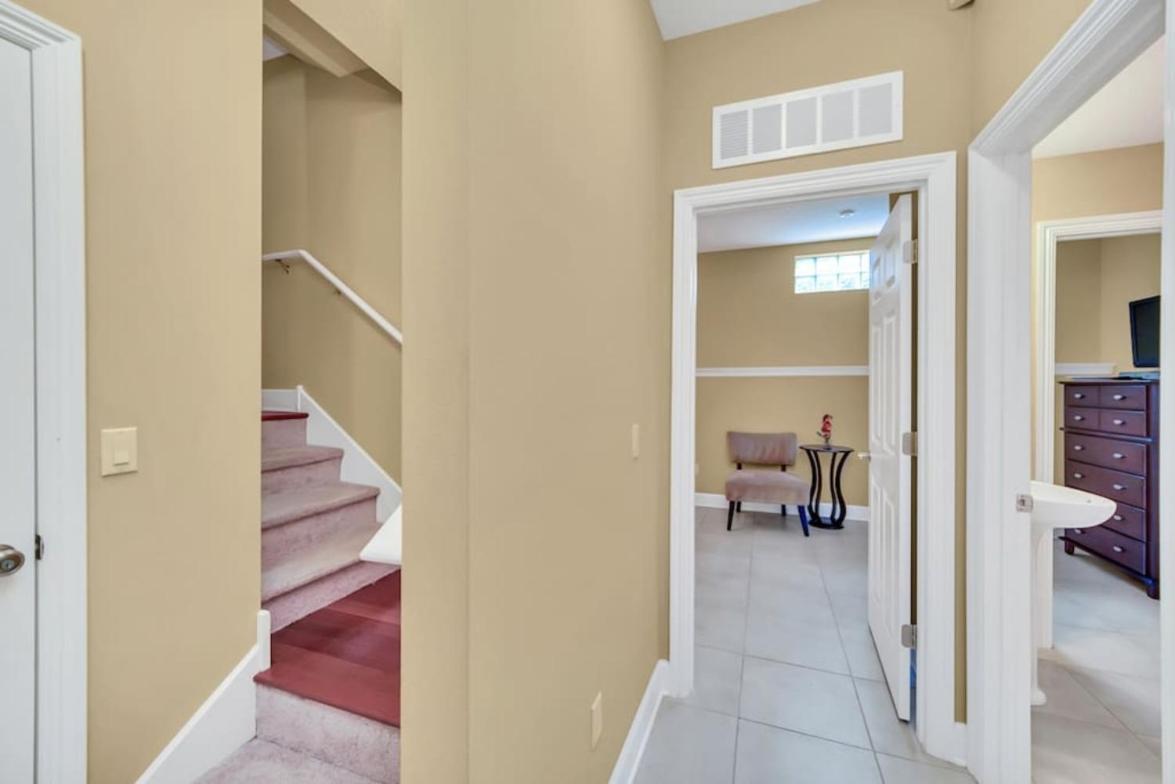 Holiday home Easter Sale! Freshly Renovated Townhome By Disney! *