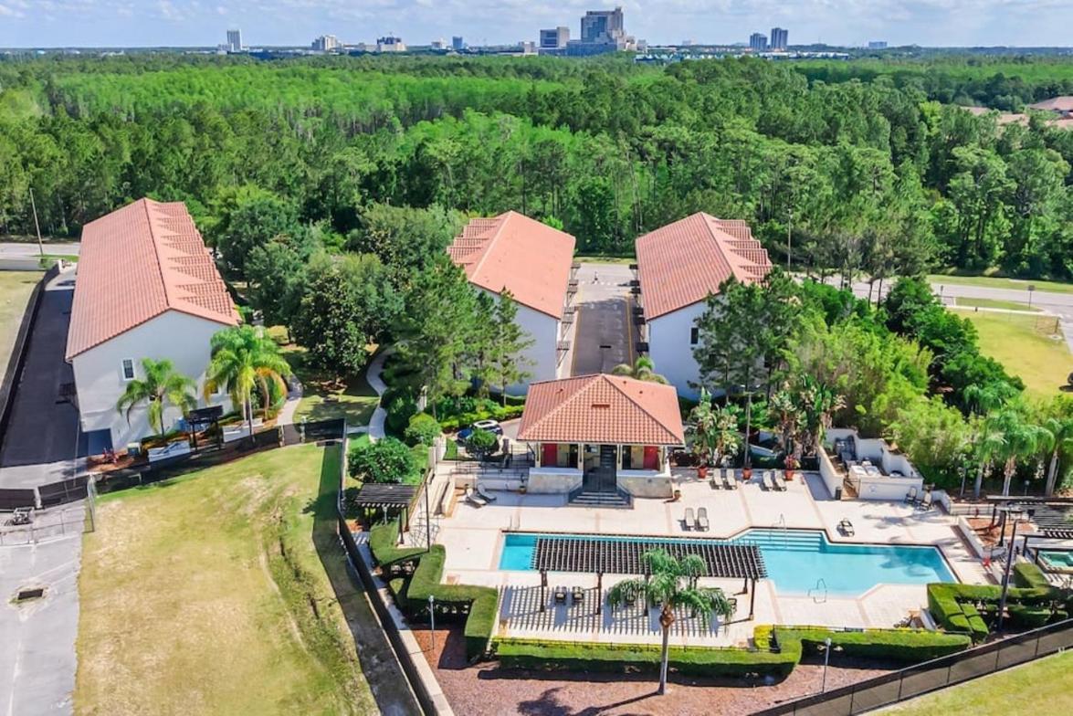 Easter Sale! Freshly Renovated Townhome By Disney! Holiday home Orlando
