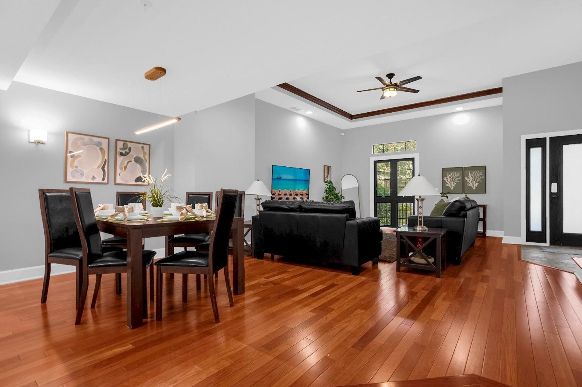 Easter Sale! Freshly Renovated Townhome By Disney! Holiday home *