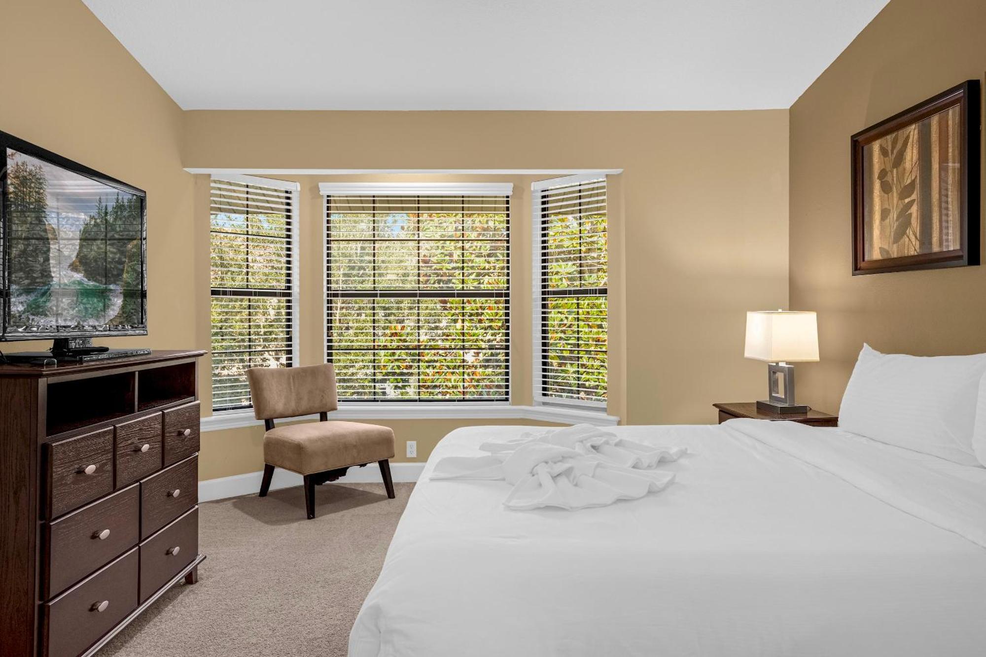 Easter Sale! Freshly Renovated Townhome By Disney! Holiday home