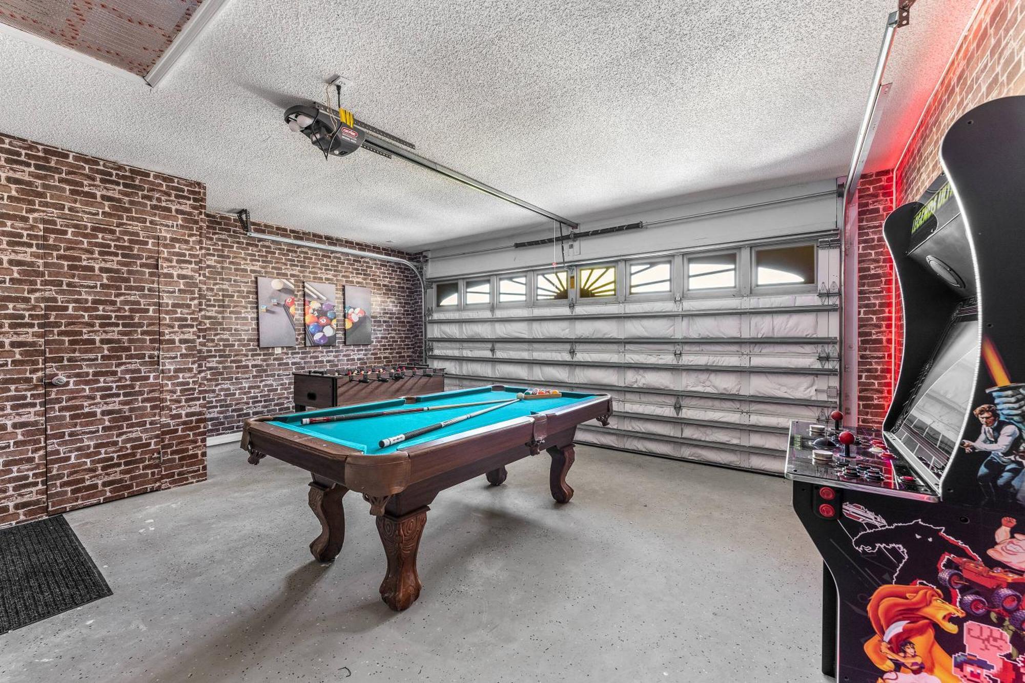 Dedicated Work Space And Game 4br Oi2800