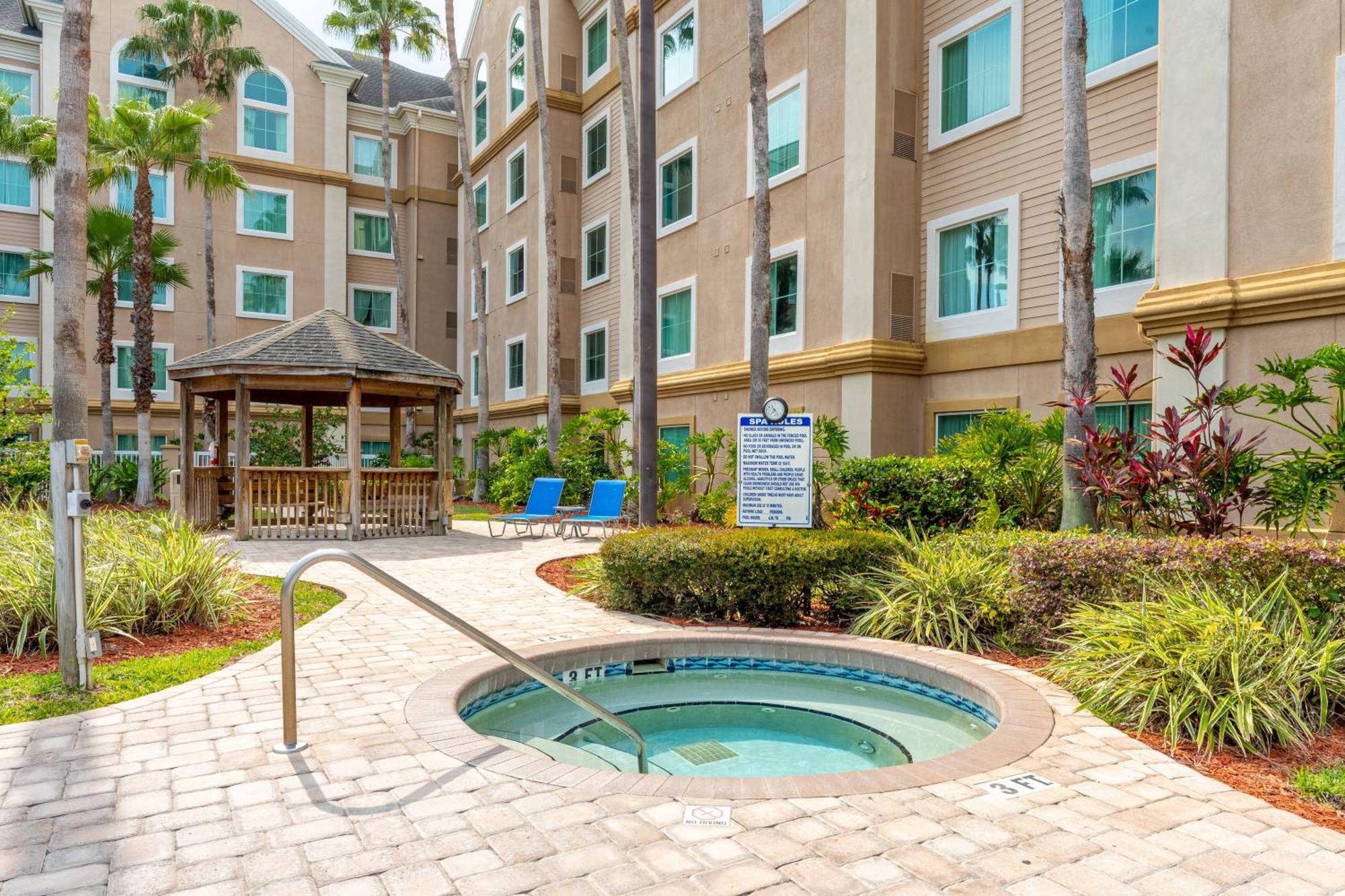 Apartment 1 Bedroom 3 Miles From Springs Hs307