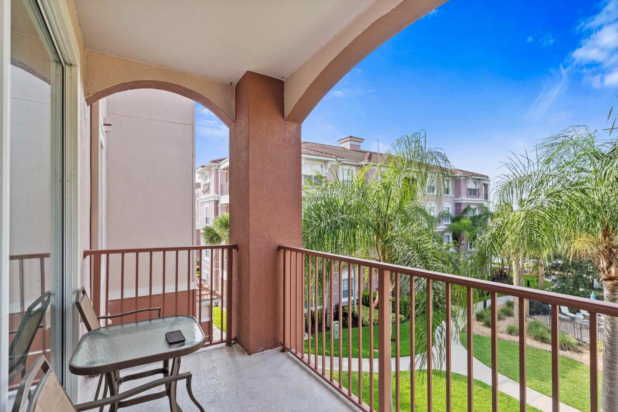 Cozy Lakeview W Free Access *
