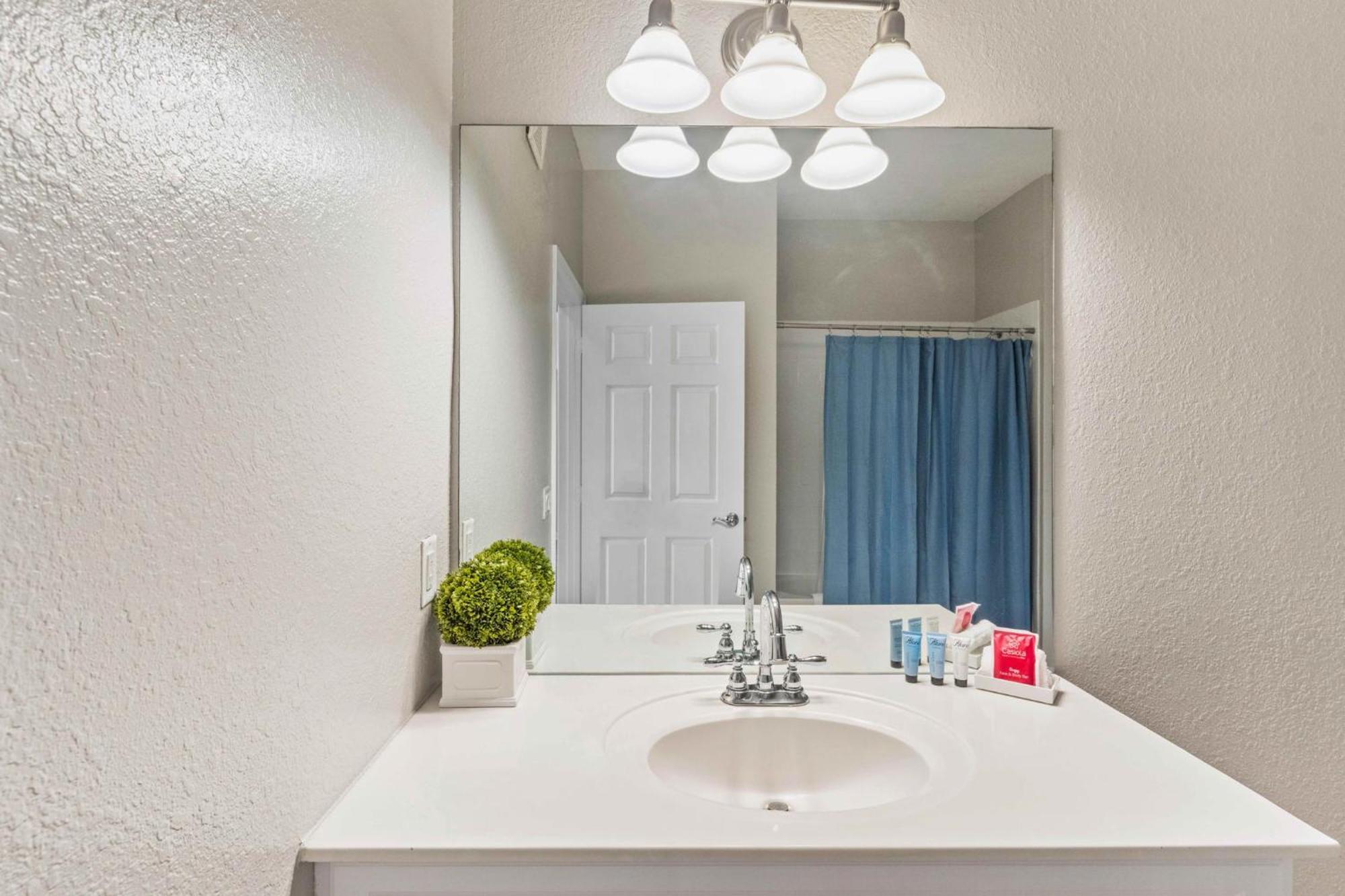 Cozy Lakeview W Free Access Orlando