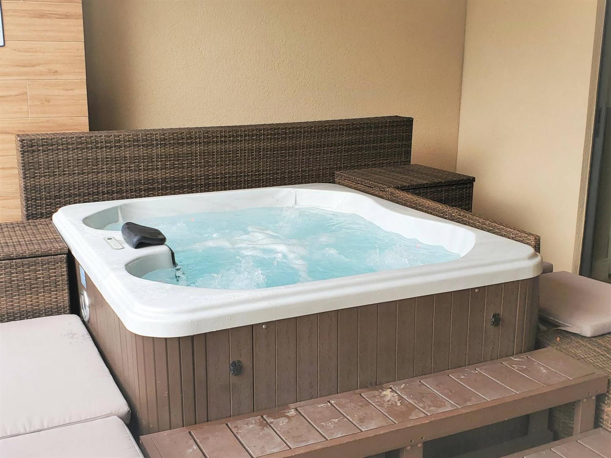 7564 Magic Village 3 Jacuzzi Bbq 8 Min