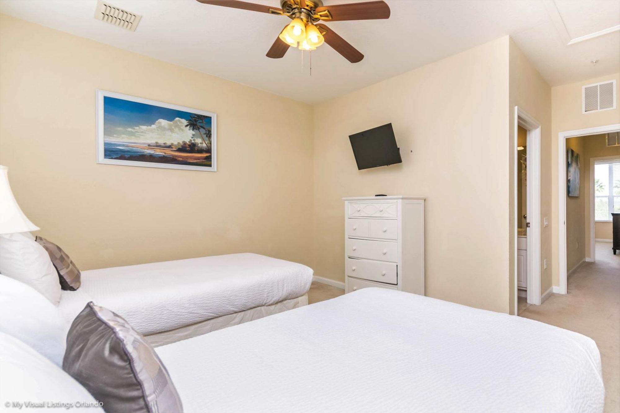 Spacious Vista Cay Townhome Newly Furnished