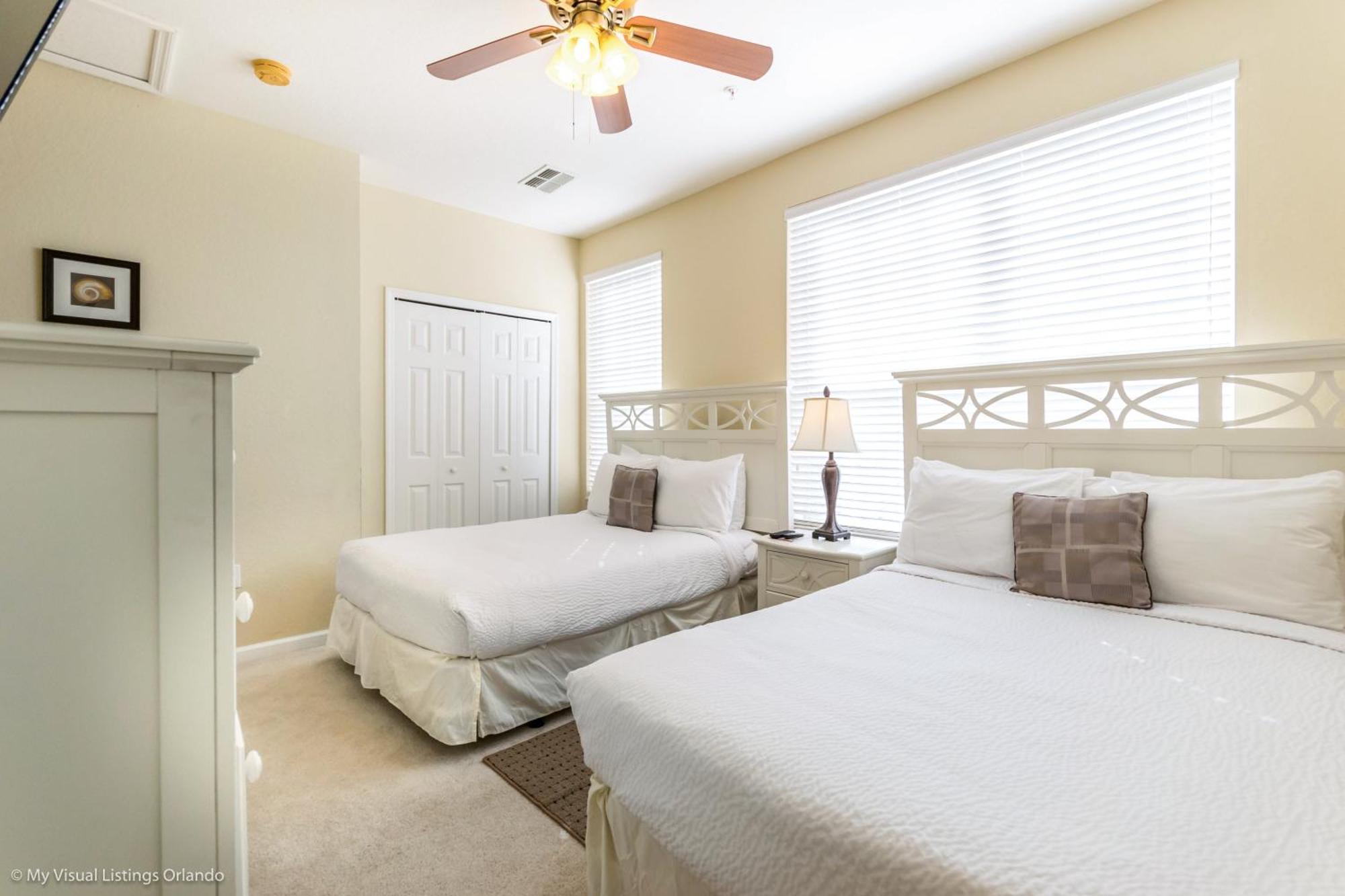 Holiday home Spacious Vista Cay Townhome Newly Furnished