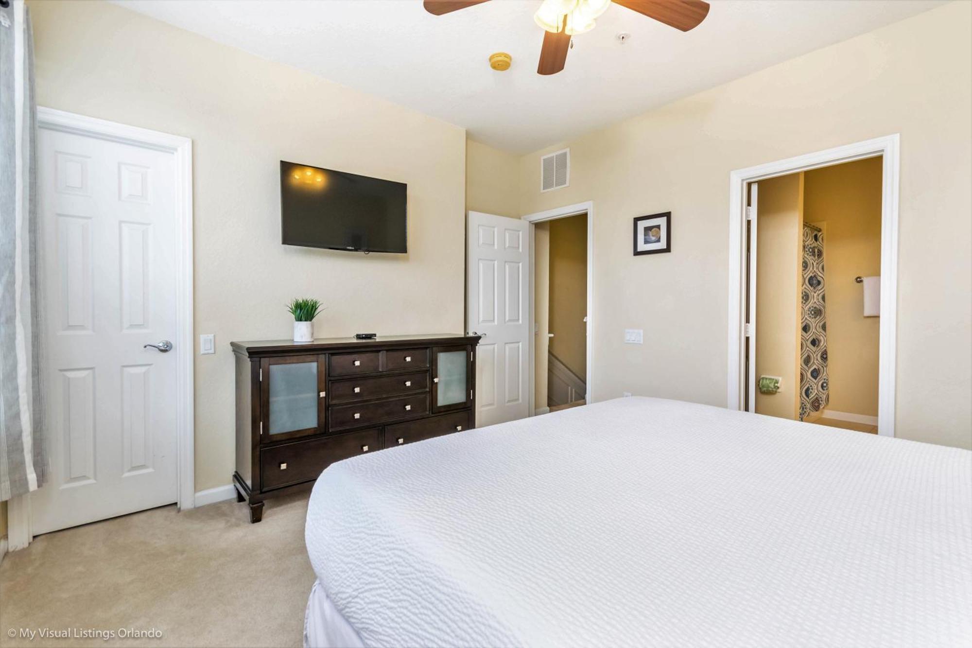 Spacious Vista Cay Townhome Newly Furnished *