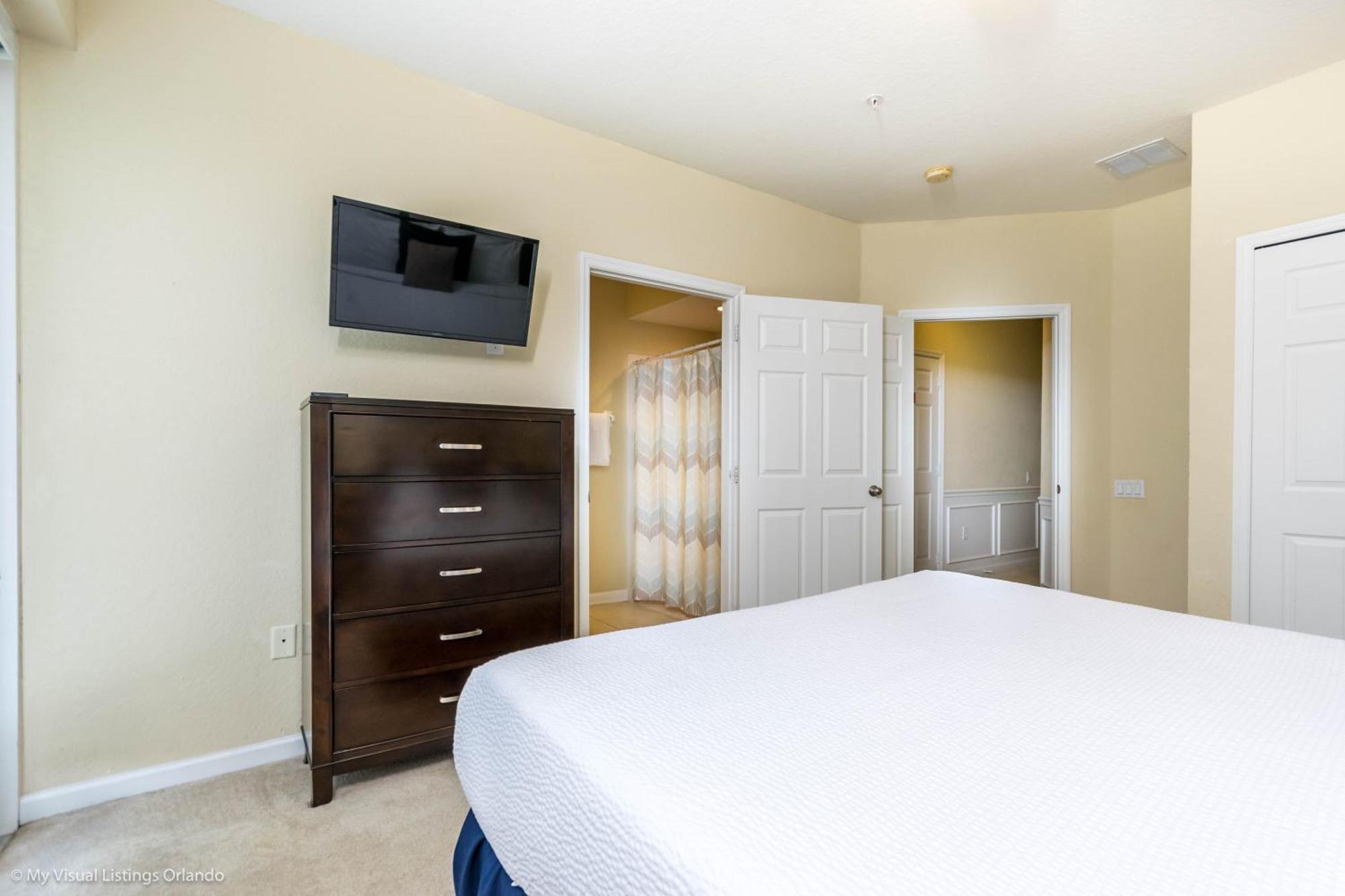 Holiday home Spacious Vista Cay Townhome Newly Furnished