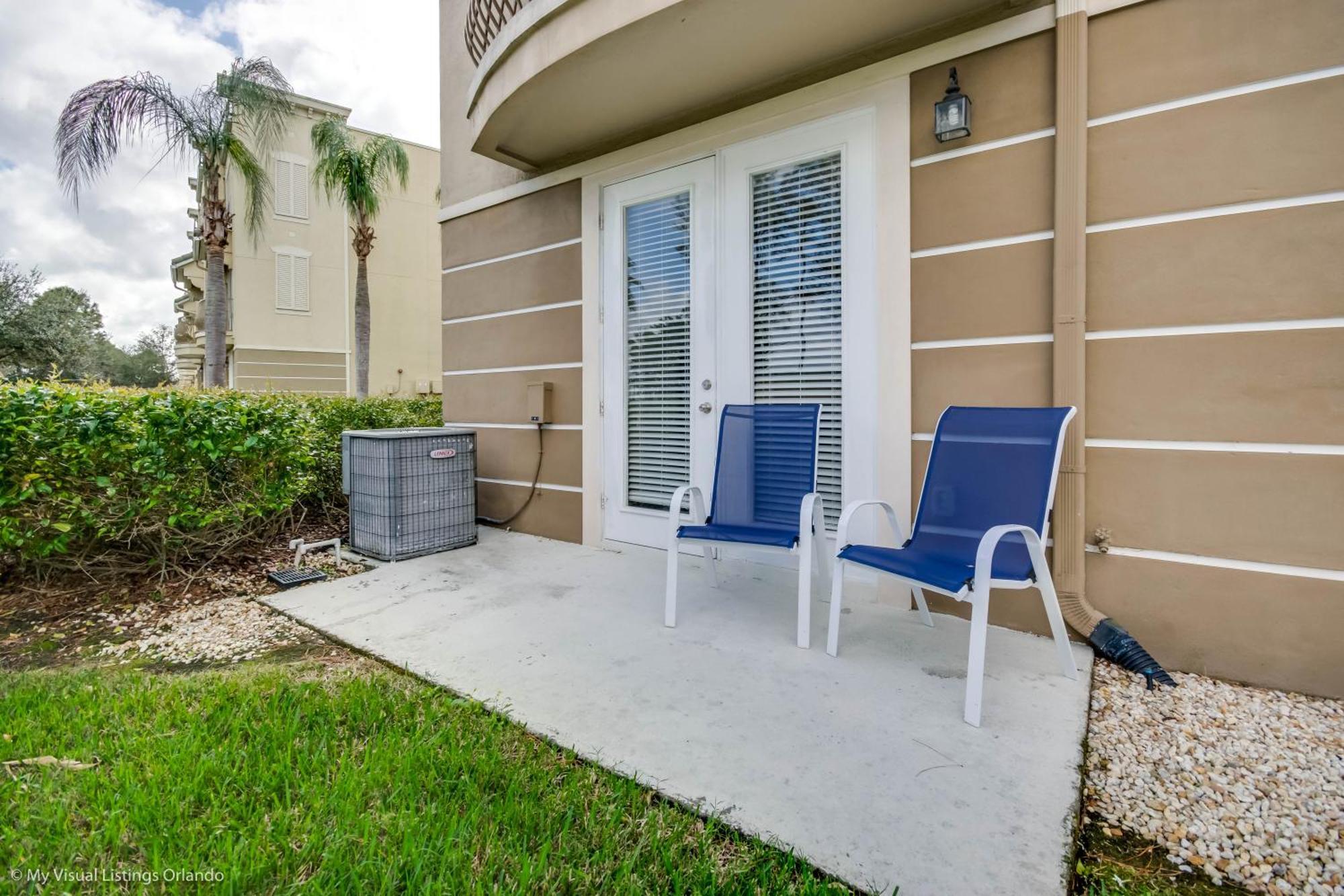 Spacious Vista Cay Townhome Newly Furnished
