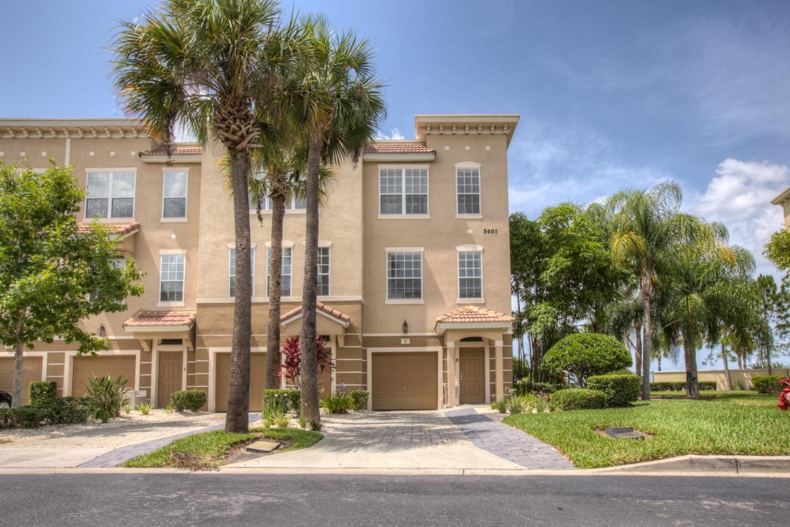 Spacious Vista Cay Townhome Newly Furnished * Orlando