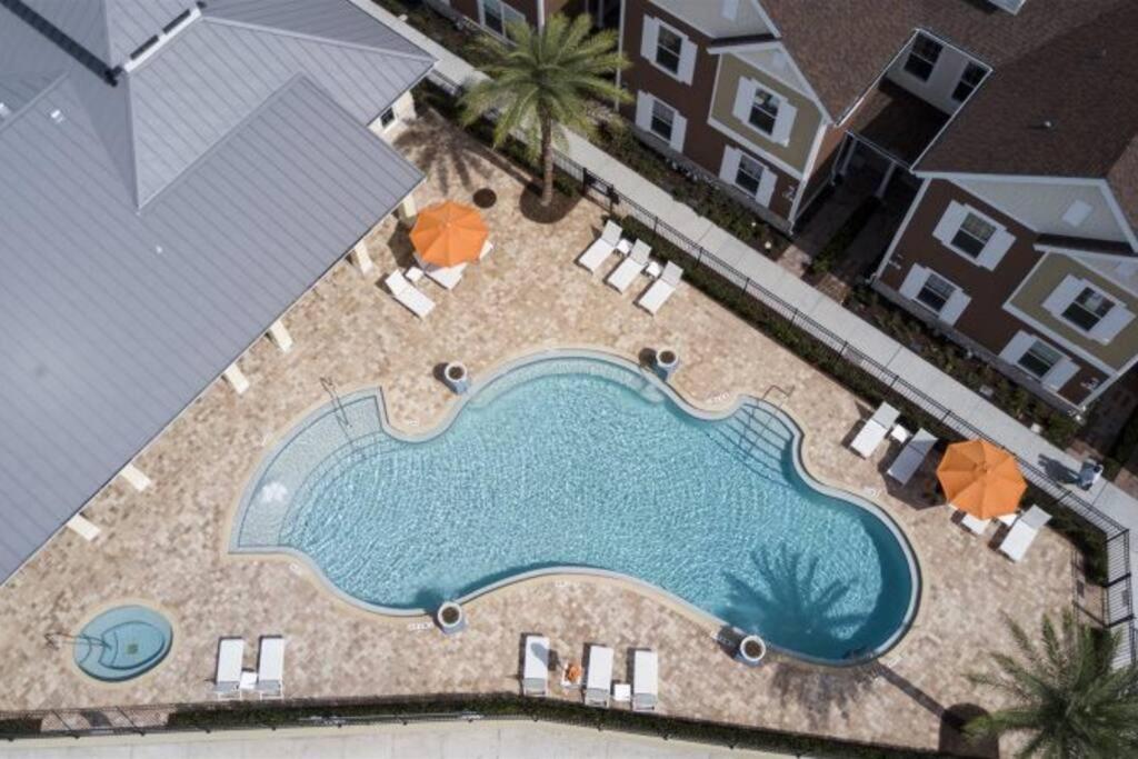 Brand New 3 Bedroom Near Disney / Wi-fi / Parking * Orlando