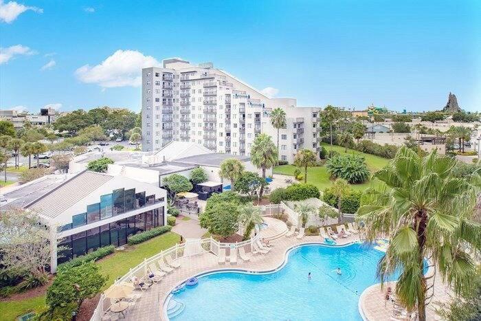 Cozy 2br Condo-modern-best Location-6165 *