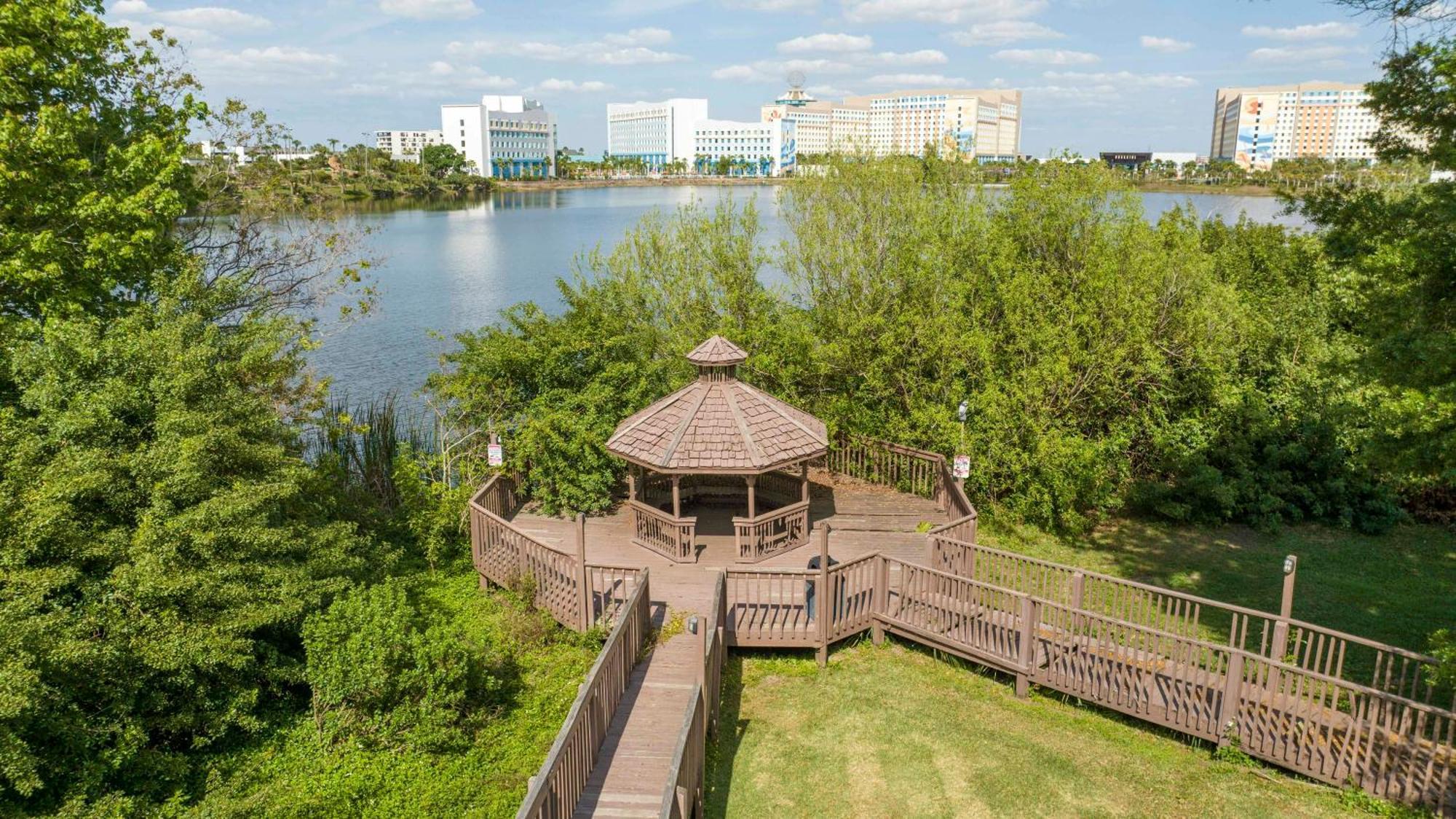 Cozy 2br Condo-modern-best Location-6165 Holiday home