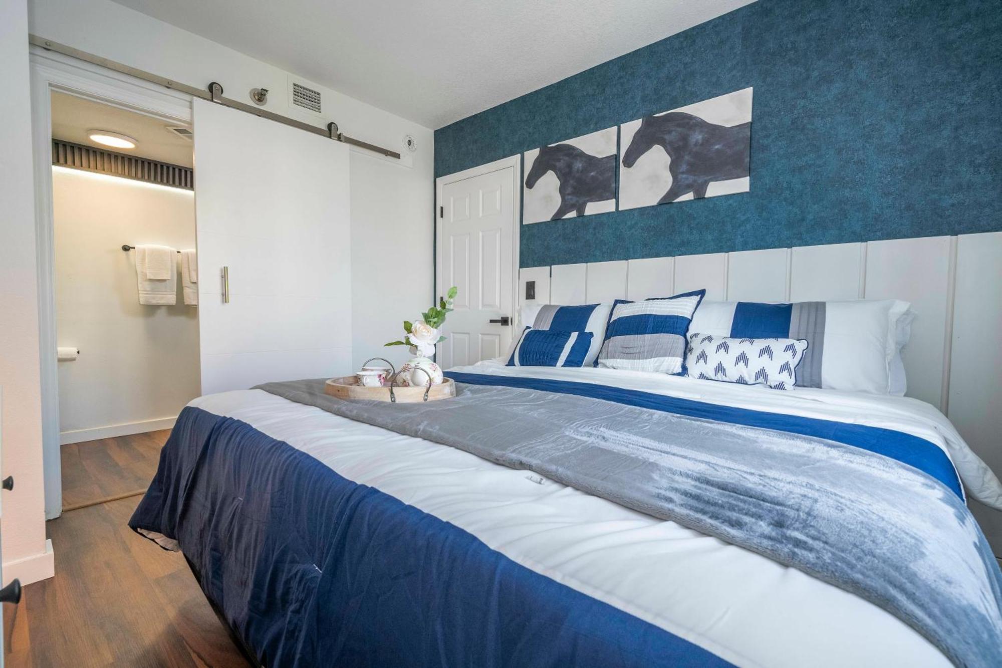 Holiday home Cozy 2br Condo-modern-best Location-6165 *