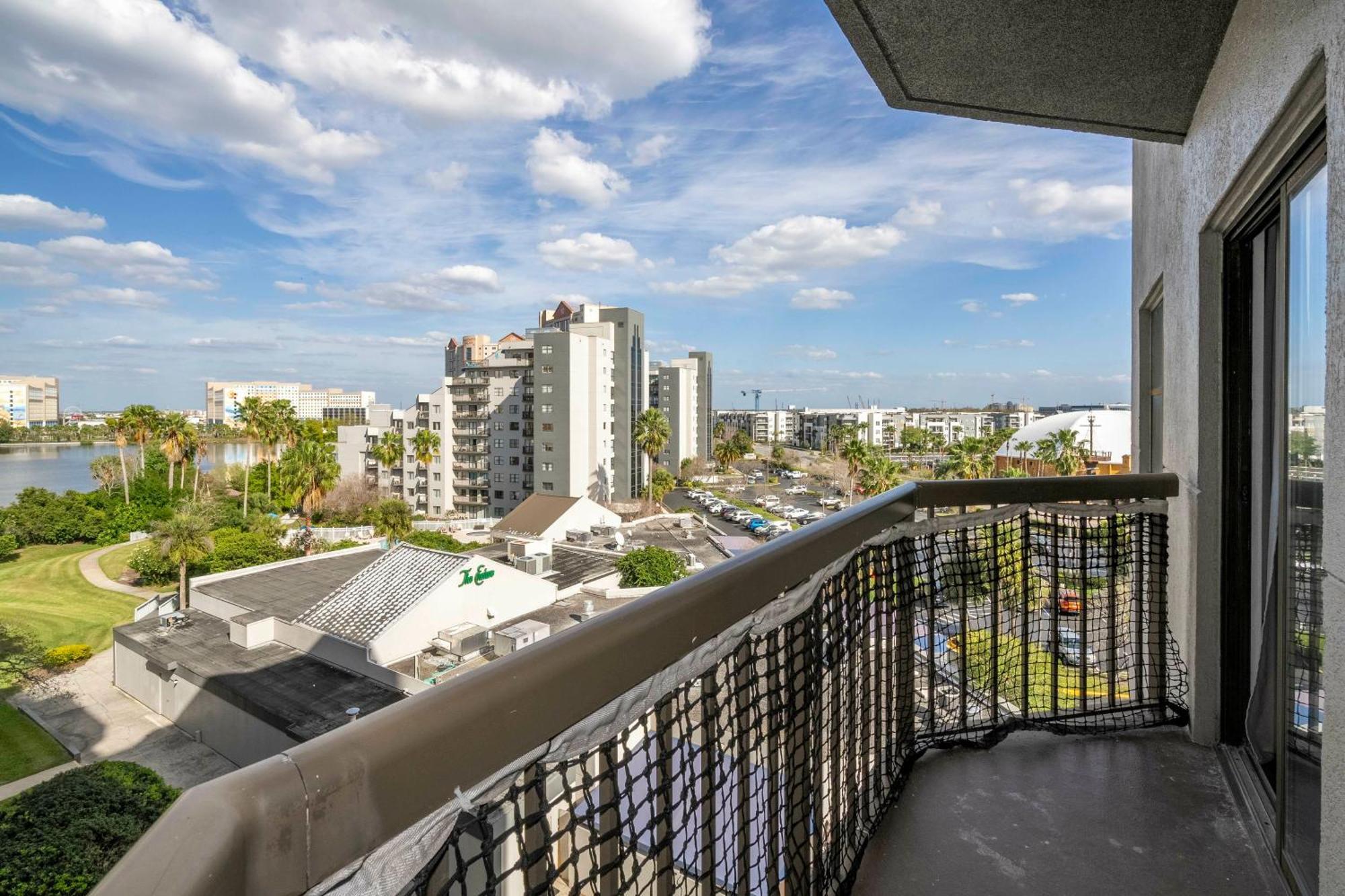 Cozy 2br Condo-modern-best Location-6165