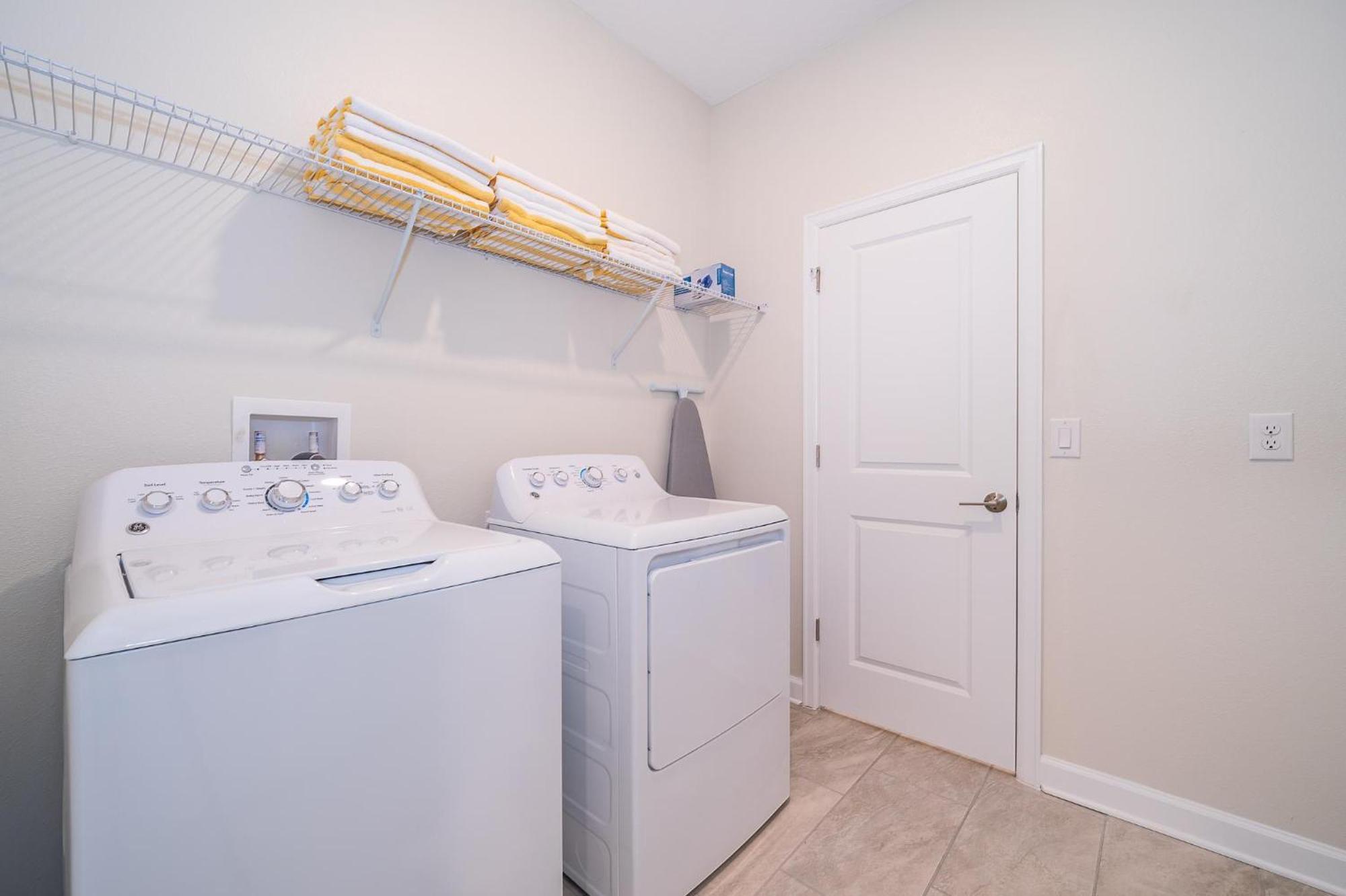 800mo 5 Bed/5 Ba