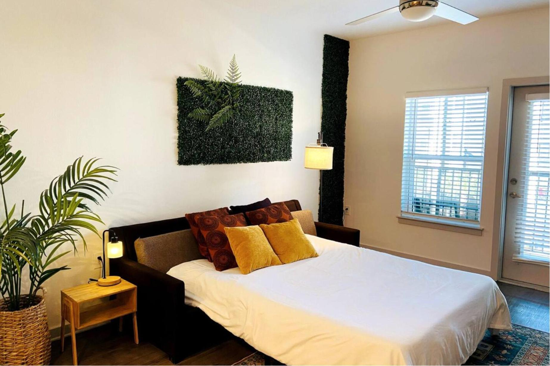 Complete Lush 10 Min To Parks Pets Allowed, Resort-style Amenities Apartment *