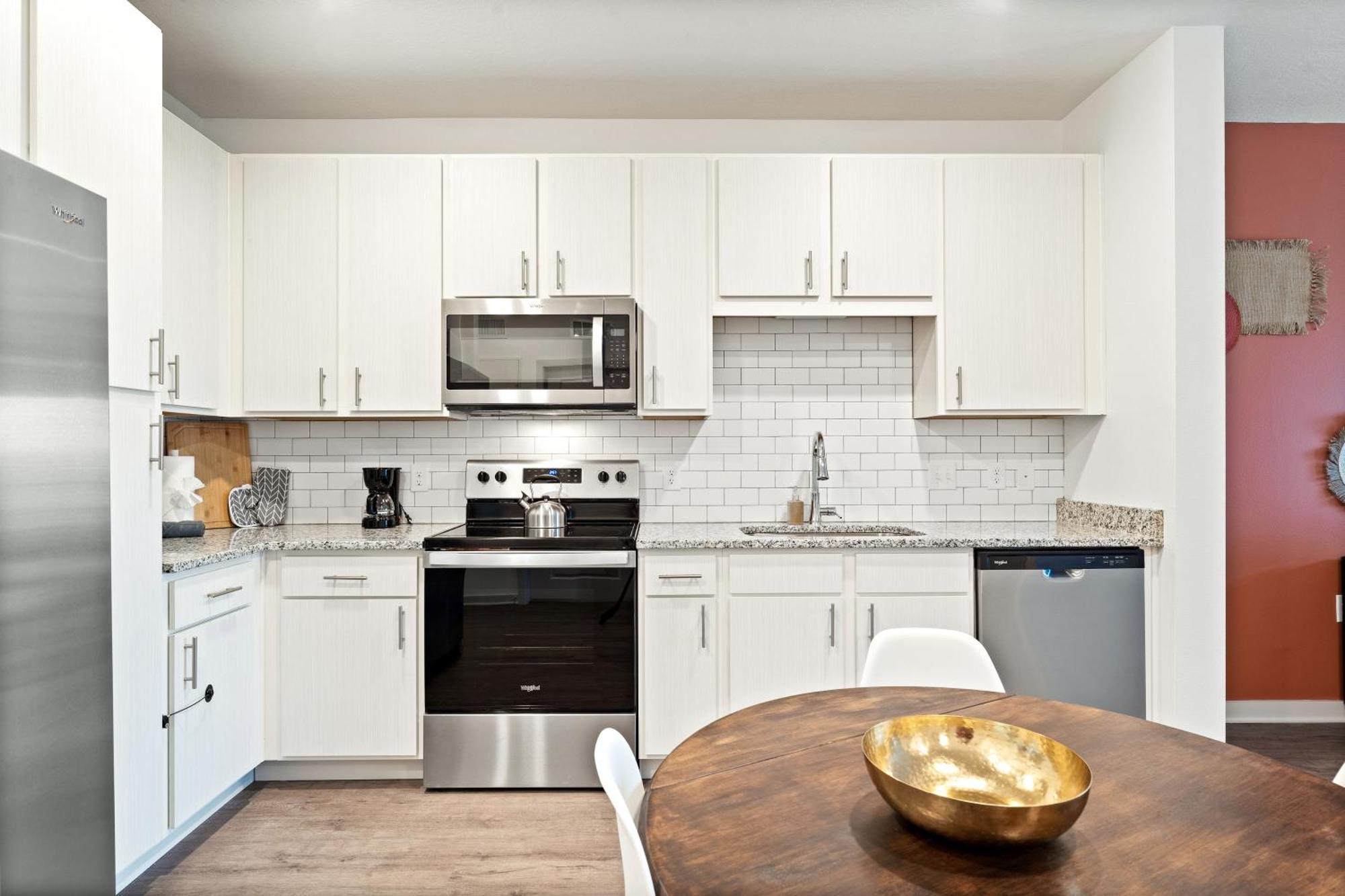 Apartment Complete Vibrant 10 Min To Parks Pet-friendly Resort-style Amenities Orlando