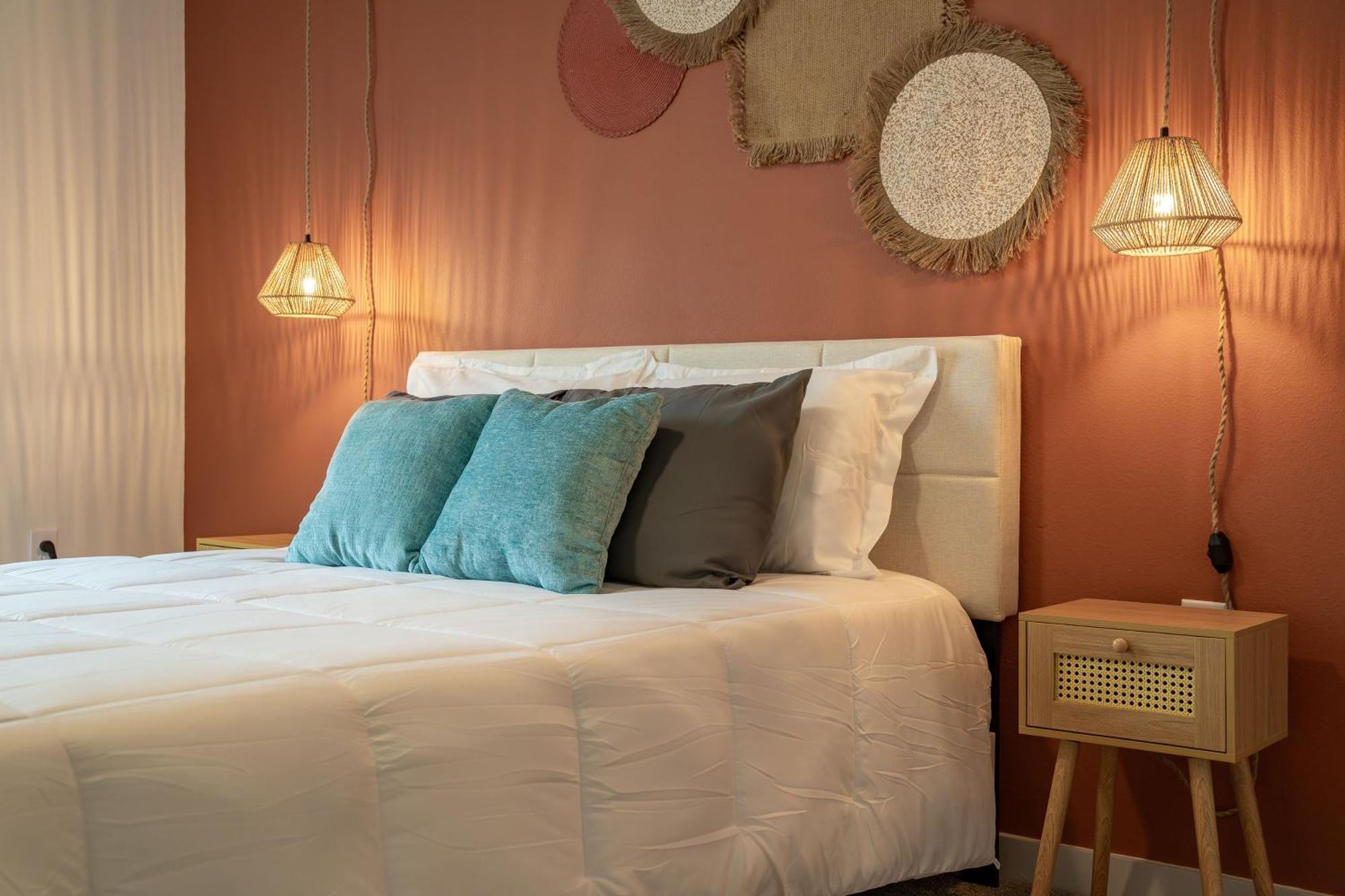 Complete Vibrant 10 Min To Parks Pet-friendly Resort-style Amenities