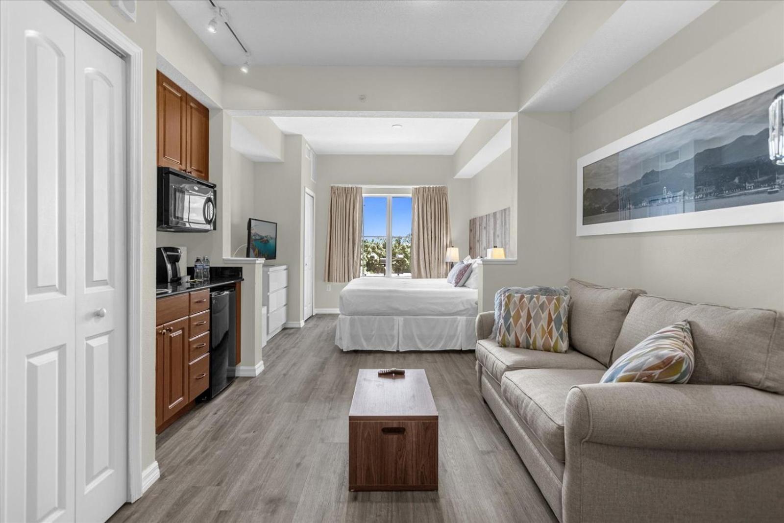 The Point, Lux 4 Min From Universal Orlando