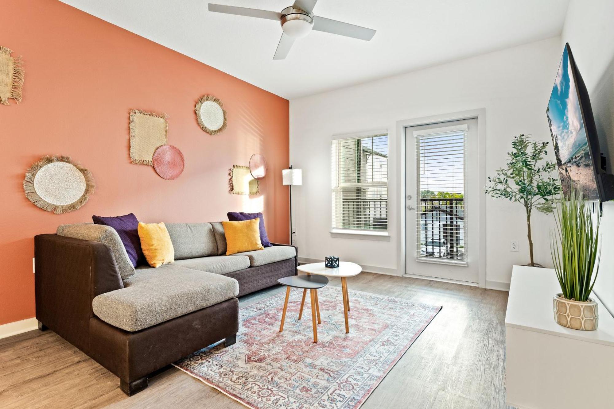 Complete Vibrant 10 Min To Parks Pet-friendly Resort-style Amenities *