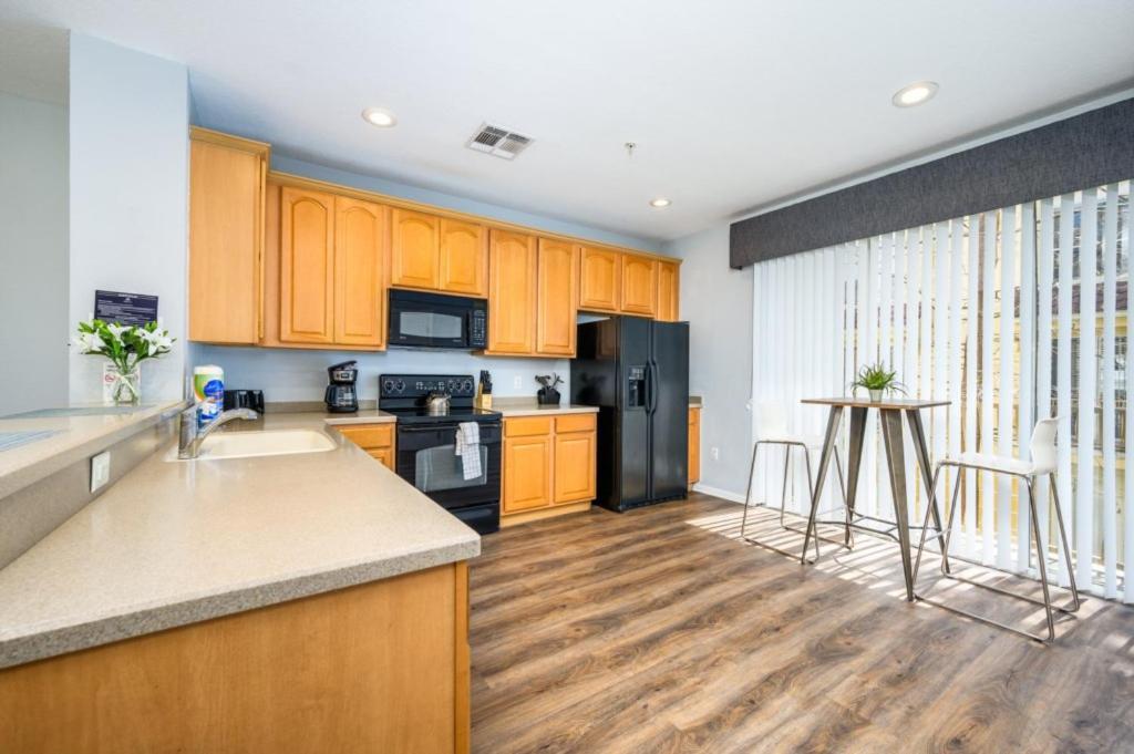 Apartment New Modern Townhome, Near The Parks - 4029