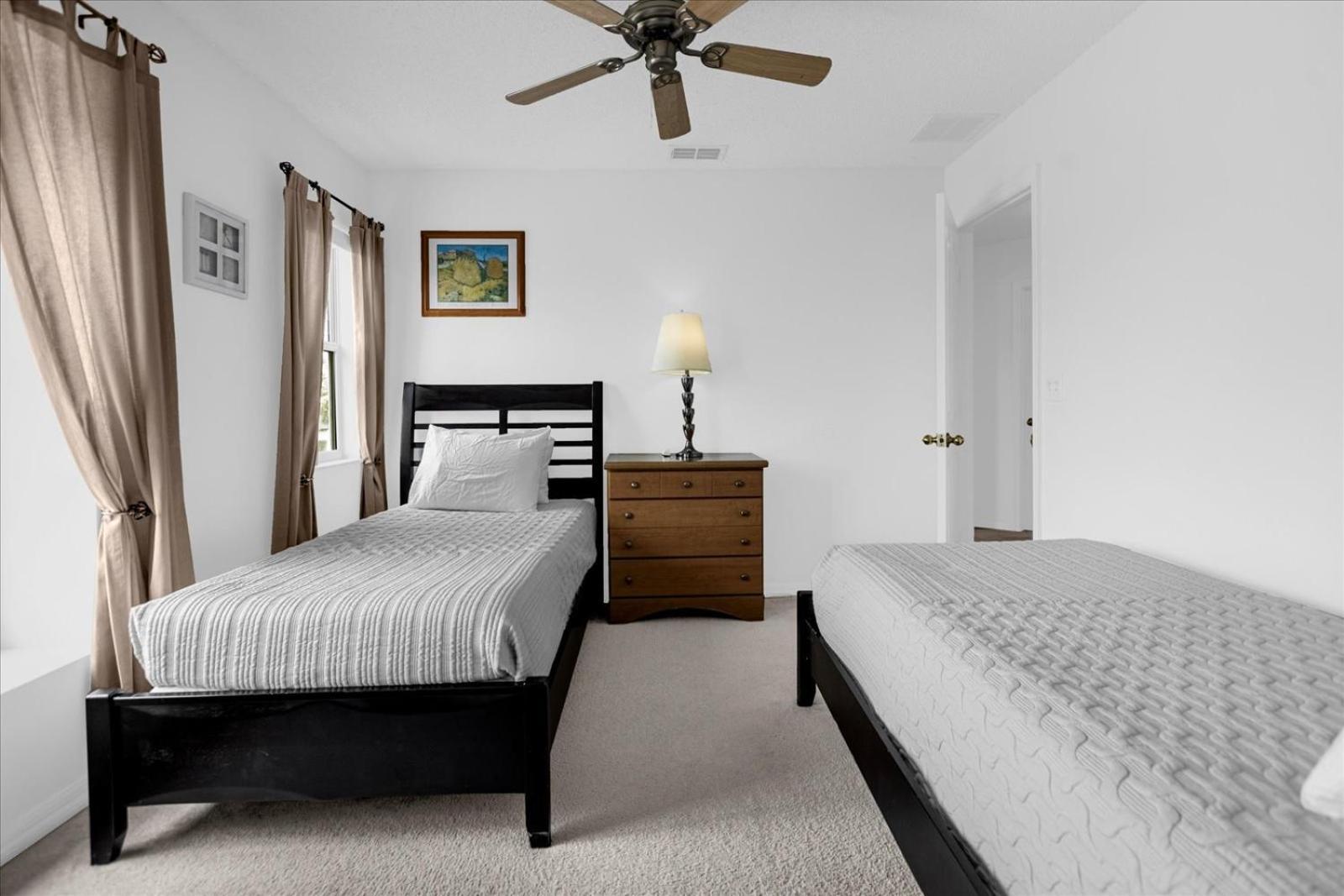 Bluelakeview Luxury With Private Pool & Views, Bbq, Games