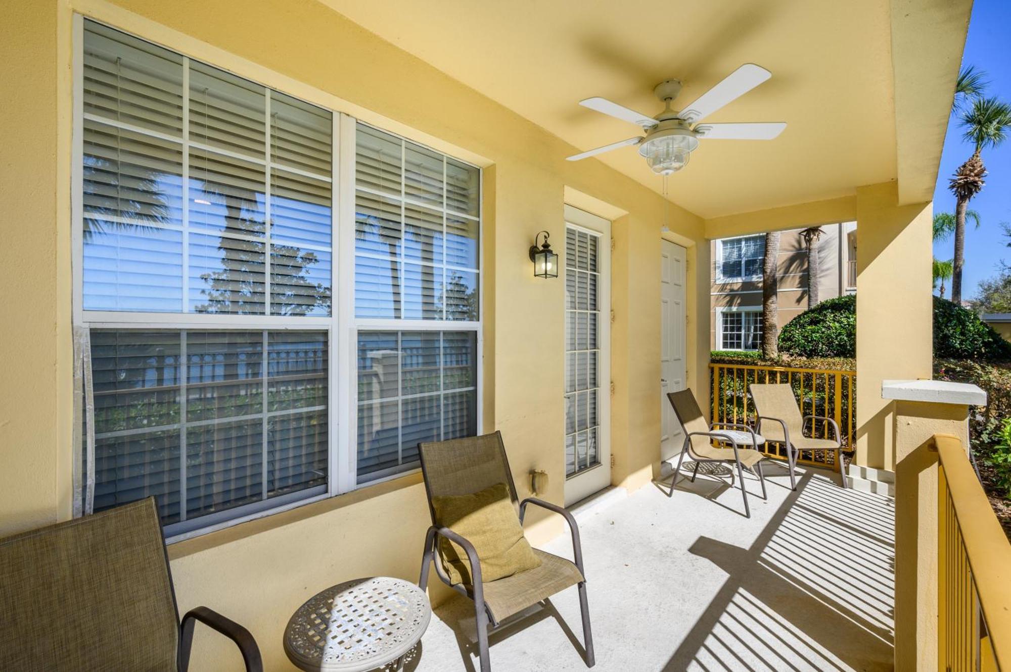 Beautiful Lakeview Condo, New Listing -1024 Apartment *