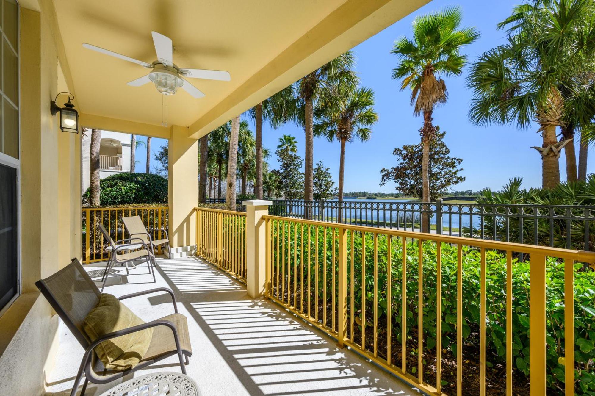 Beautiful Lakeview Condo, New Listing -1024 *