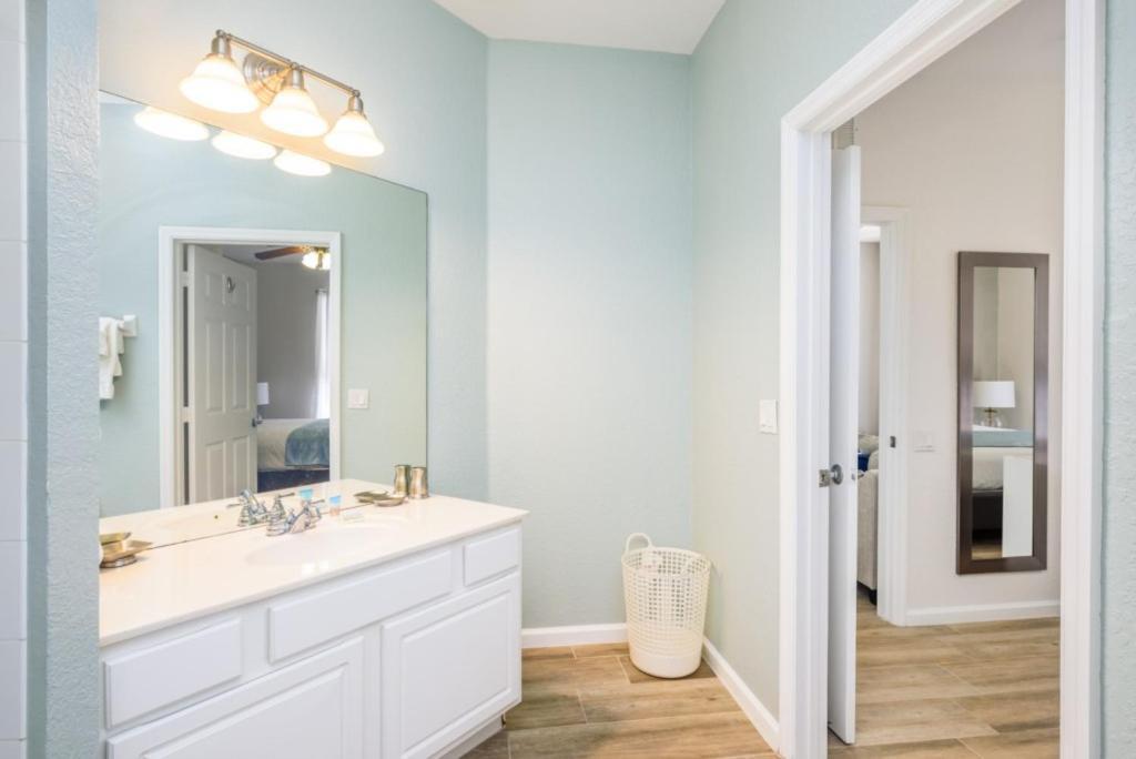 Beautiful Deluxe Condo, Vista Cay, - 3008 Apartment