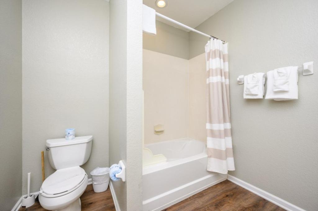 New Modern Townhome, Near The Parks - 4029 Orlando