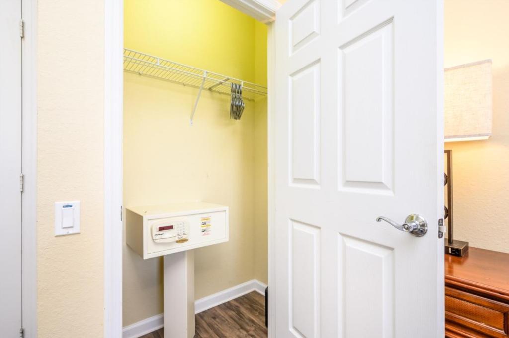 Beautiful Deluxe Condo, Vista Cay - 3015