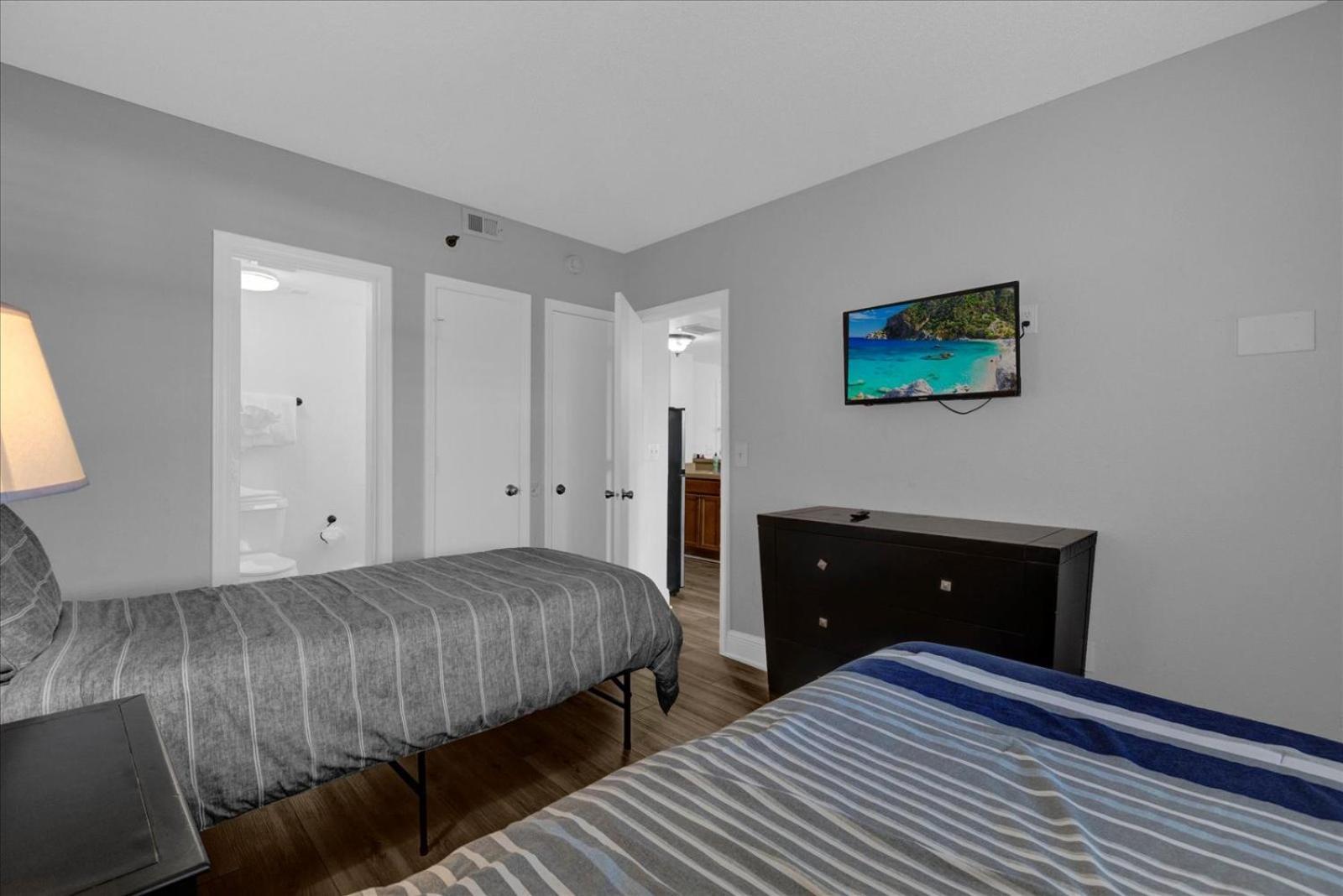Cozy On International Dr. Near Universal Apartment