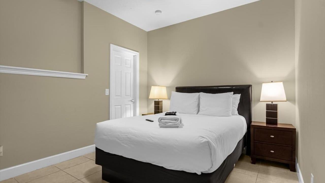 Holiday home Deluxe Townhome - 5 Minutes From