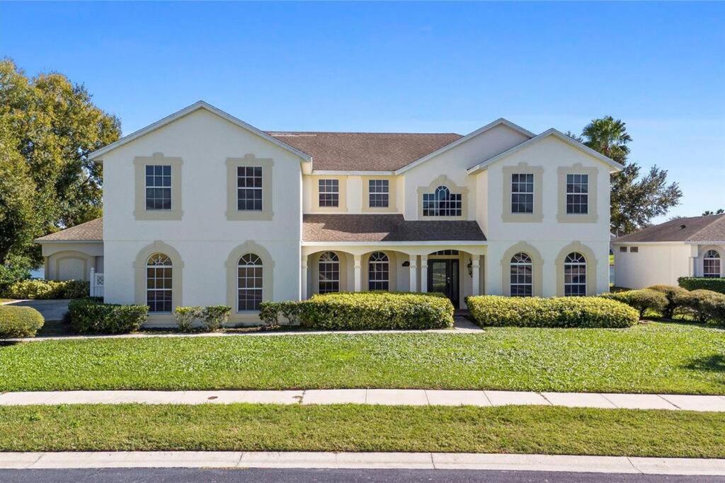 Mickeys Waterside - Gorgeous Waterside Southeast Facing 9br Pool & Hot Tub Bbq Cinema Rm 2 Miles To *
