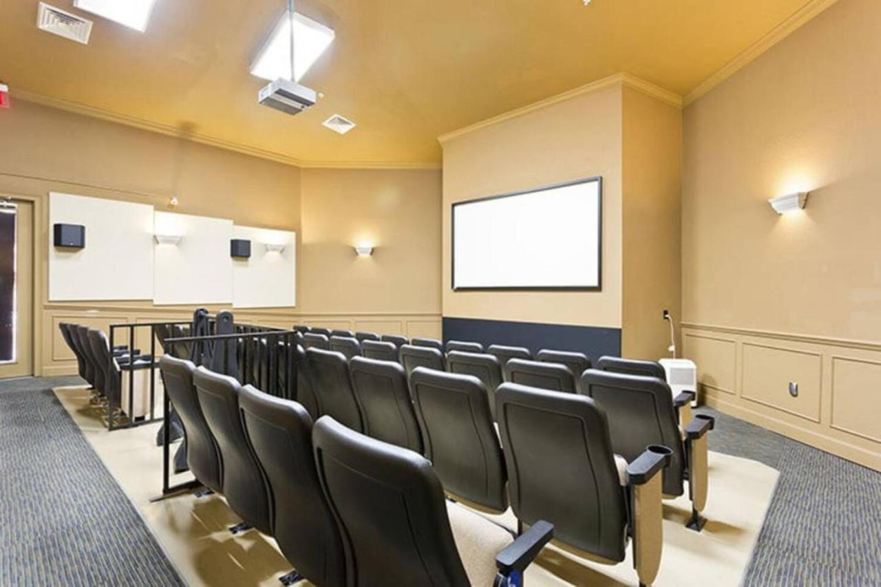 Windsor Hills Mickey Mouse Condo, 2.5mi Apartment *