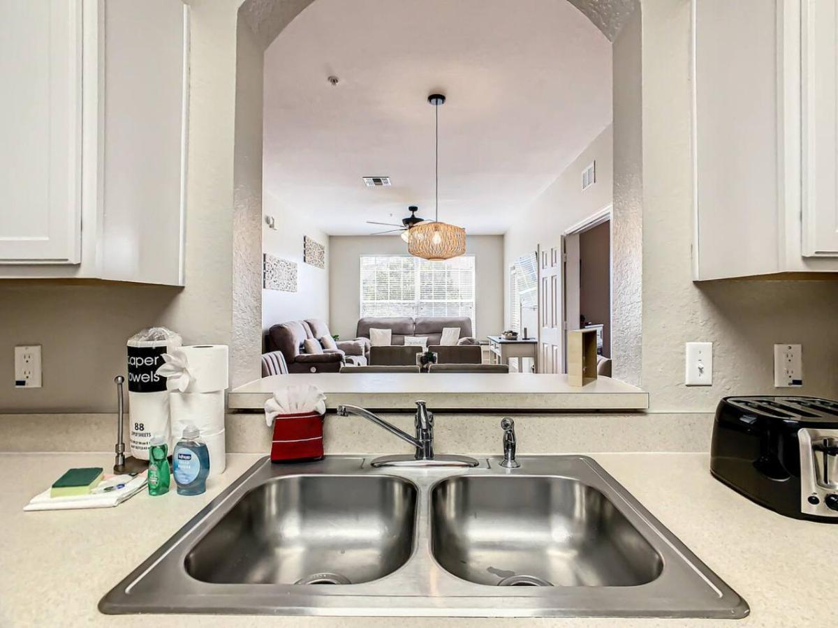 Windsor Hills Mickey Mouse Condo, 2.5mi Apartment *
