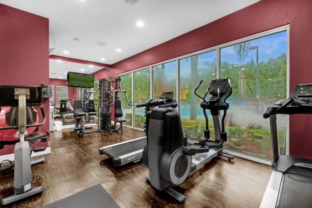 4 Bedrooms - 3 Bathrooms - Lucaya Village 15-101