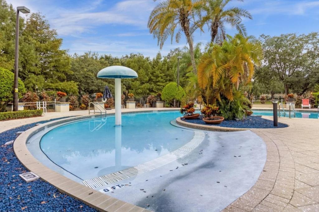 4 Bedrooms - 3 Bathrooms - Lucaya Village 15-101 Holiday home *