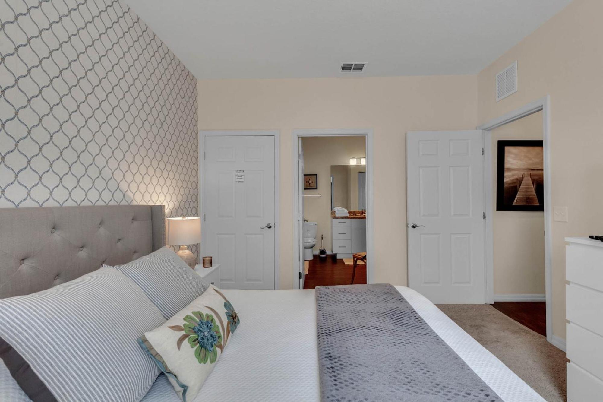 4 Bedrooms - 3 Bathrooms - Lucaya Village 15-101 Holiday home Orlando