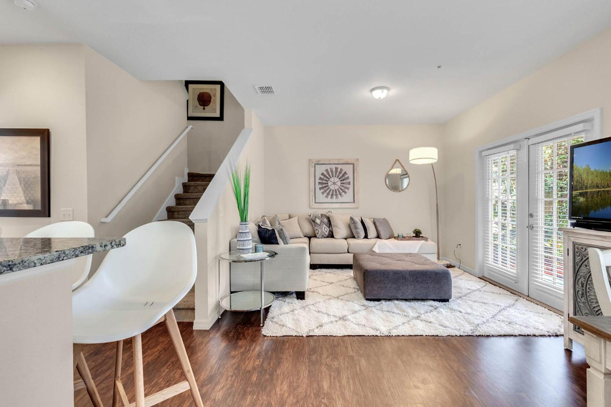 4 Bedrooms - 3 Bathrooms - Lucaya Village 15-101 Orlando