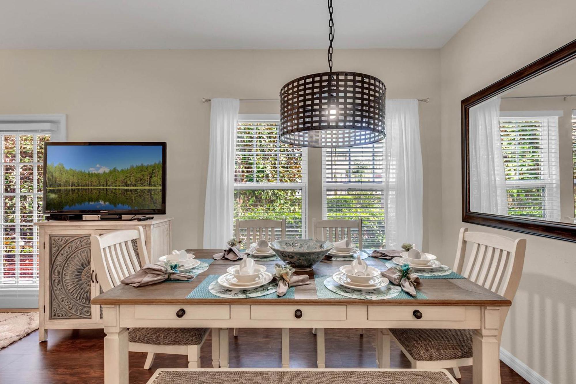 4 Bedrooms - 3 Bathrooms - Lucaya Village 15-101 Holiday home