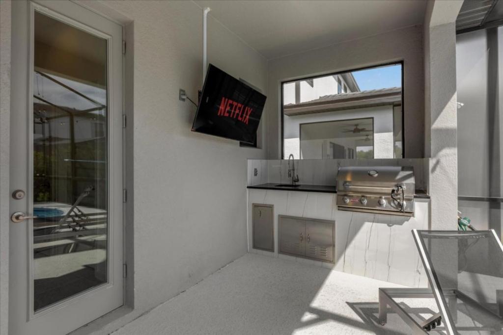 10 Bedrooms- 9 Bathrooms- Paradiso Grande 6216ss *