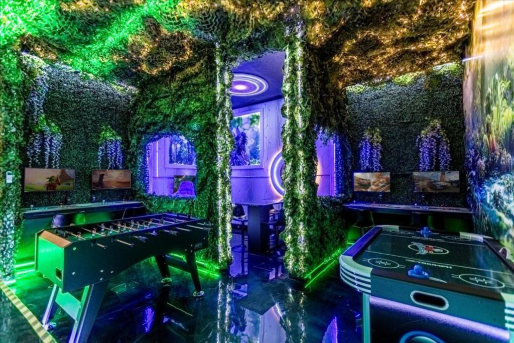 10 Bedrooms- 9 Bathrooms- Paradiso Grande 6216ss