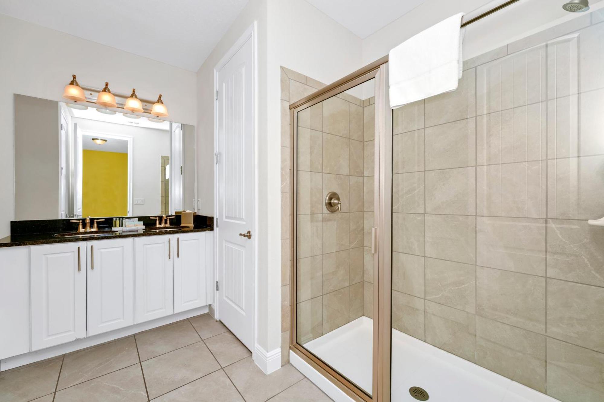 Holiday home Spacious With Private Pool Near With Water Park Access At Encore By Renty - 7720ff *