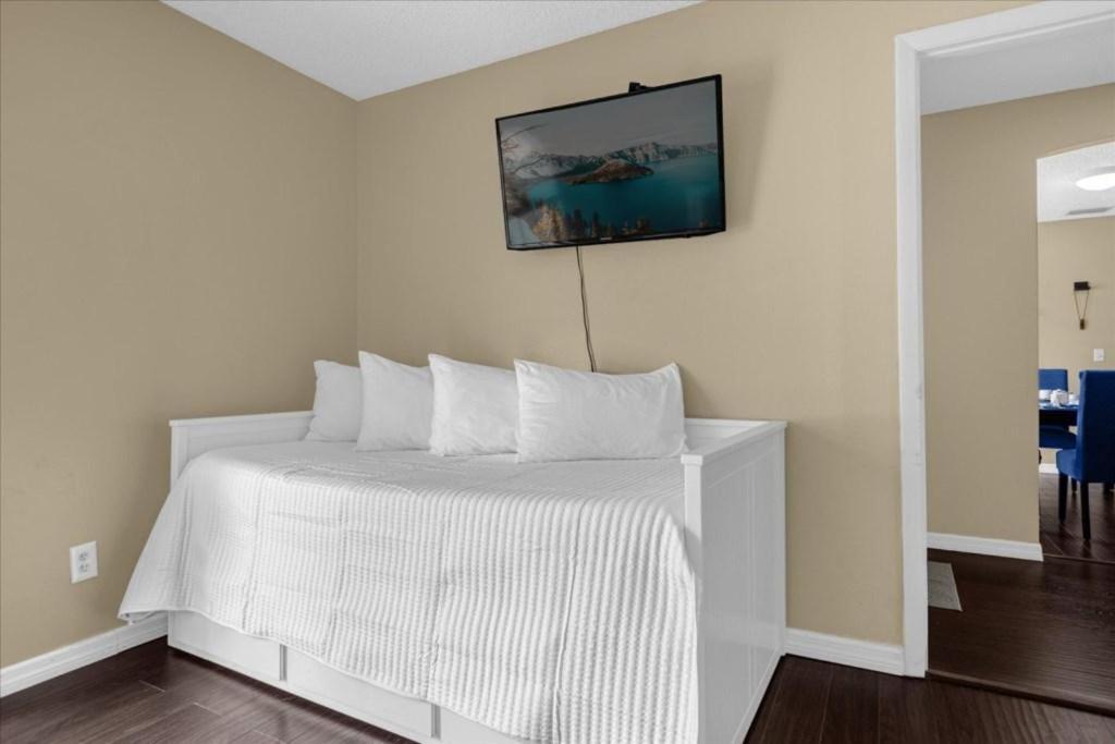 5bd 2 Bath With Gameroom & Pool 1 Story House Holiday home Orlando